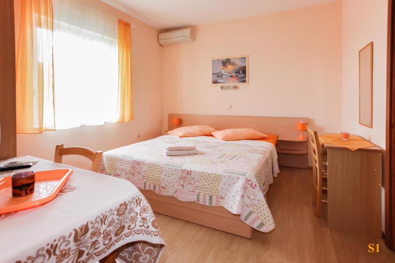 Apartments And Room Drazen Novi Vinodolski Exteriér fotografie